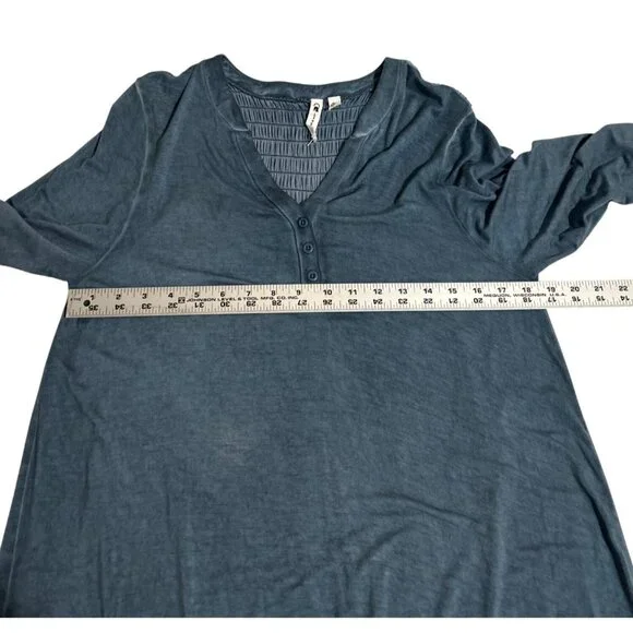 Cable & Gauge Womens Blue Smocked Back Tunic Top M Casual Comfy Everyday - Picture 6 of 7